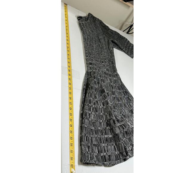 Ivanka Trump Dress Womens Small Black Gray Knit Fit & Flare Stretch Minimalist - Picture 12 of 12